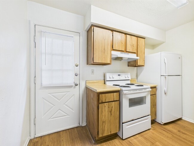 Building Photo - 1108 Welsh Ave