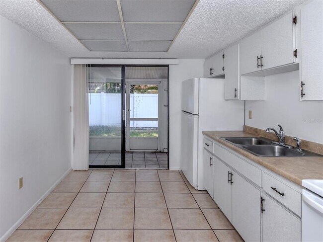 Building Photo - 662 Substation Rd