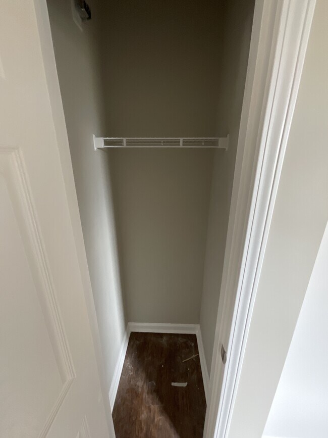 Building Photo - 1015 W C St