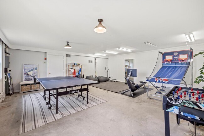 Building Photo - 74 Melville Rd