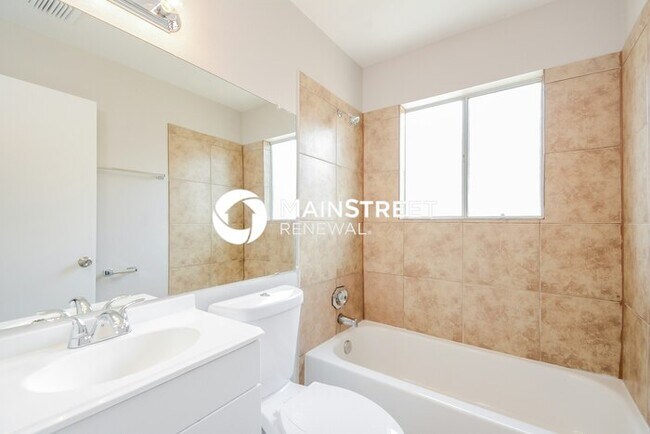 Building Photo - 3 Bedroom Pet-Friendly Home in Tucson, AZ with Main Street Renewal