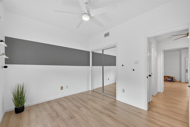 Building Photo - 803 Davis Rd
