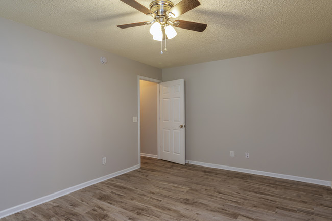 Building Photo - 87 Tiller Way