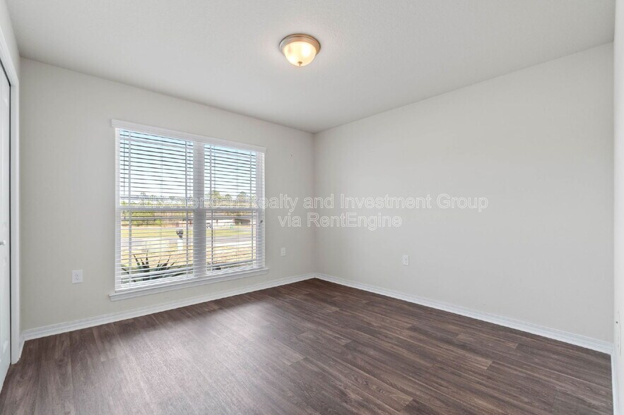 Building Photo - 229 Croft Cir