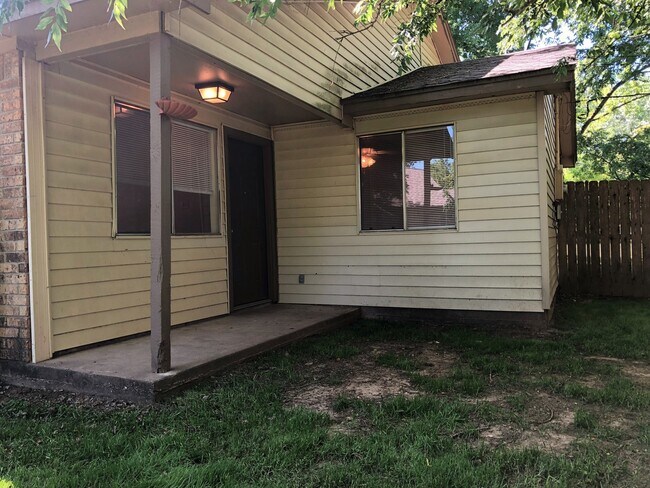 Building Photo - 3620MN