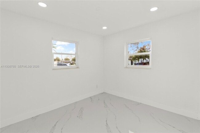 Building Photo - 4685 SW 33rd Dr