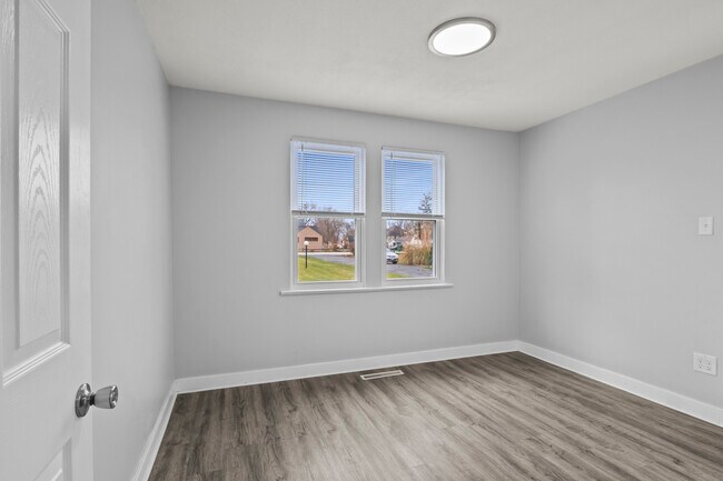 Building Photo - 3614 Linneman St