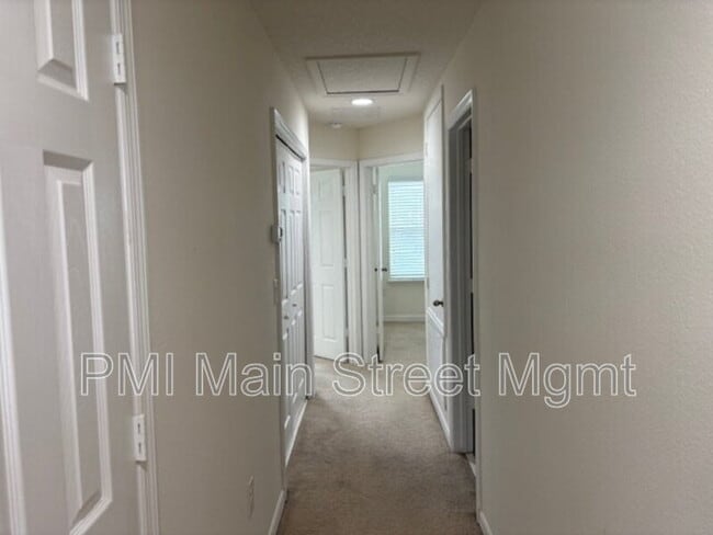 Building Photo - 8130 Red Stopper Ln