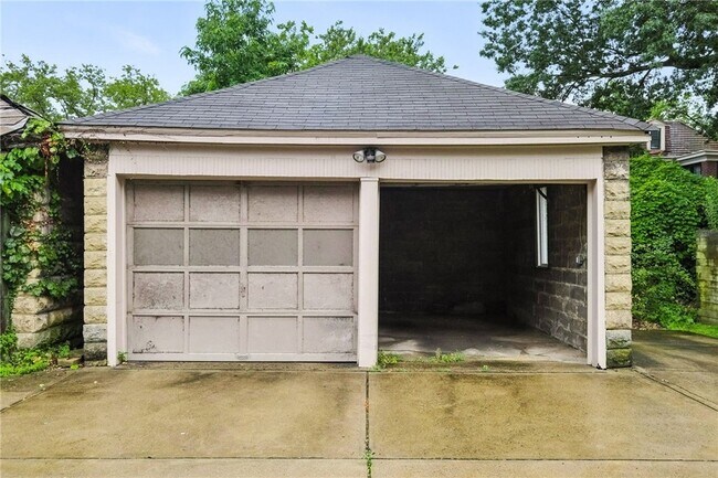 Building Photo - 1523 S Negley Ave