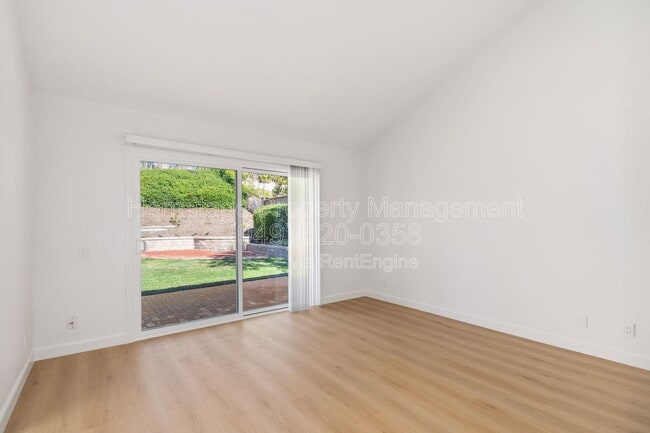 Building Photo - 26411 Stratford