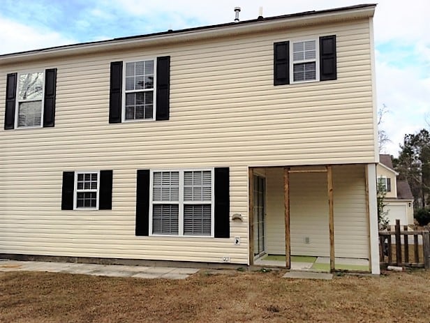 Building Photo - 215 Arbor Oaks Dr