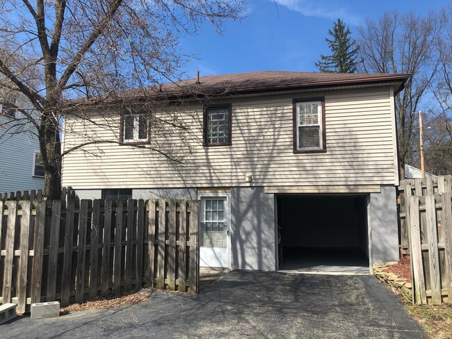 Building Photo - Remodeled Boardman Ranch Home- Includes St...