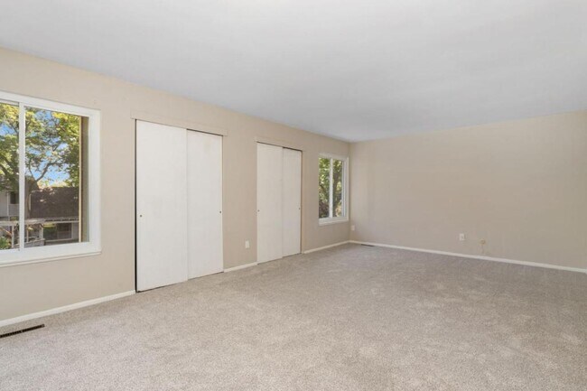 Building Photo - 2718 Granada Hills Dr