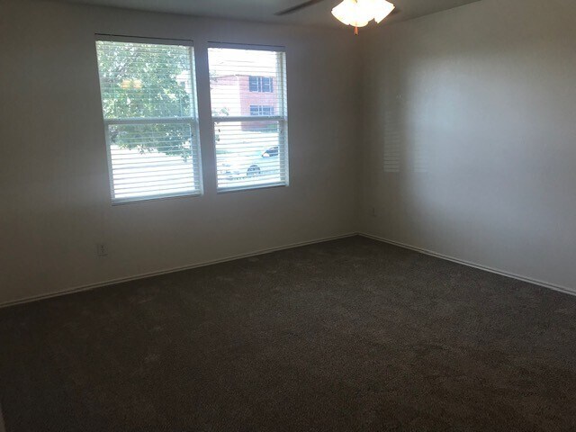 Building Photo - 1045 Cavern Dr
