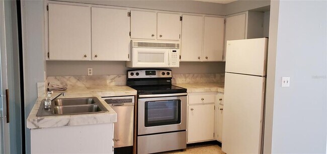 Building Photo - 4626 Hunter Ridge Dr