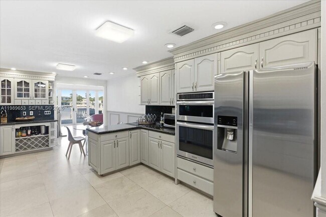 Building Photo - 1249 Biscaya Dr