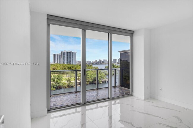 Building Photo - 16385 Biscayne Blvd