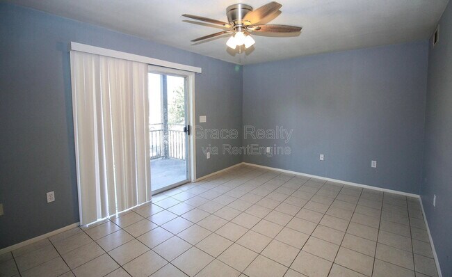 Building Photo - 1500 Lake Shore Dr