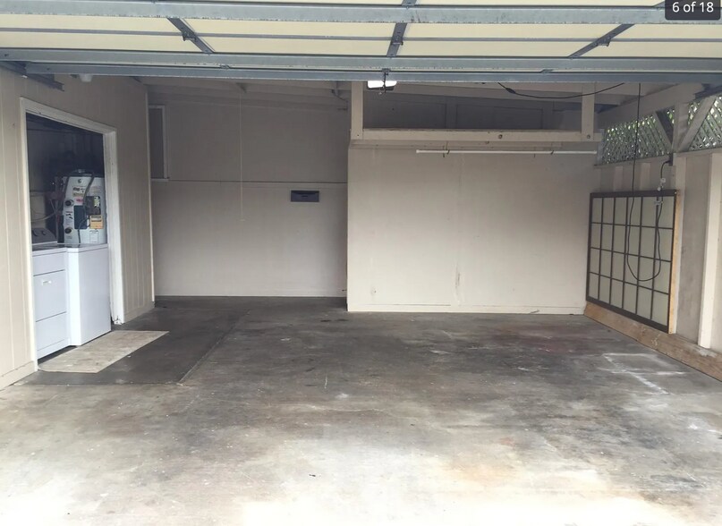 Building Photo - 717 Oneawa St