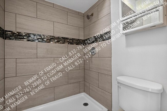 Building Photo - 2031 Towngate Dr