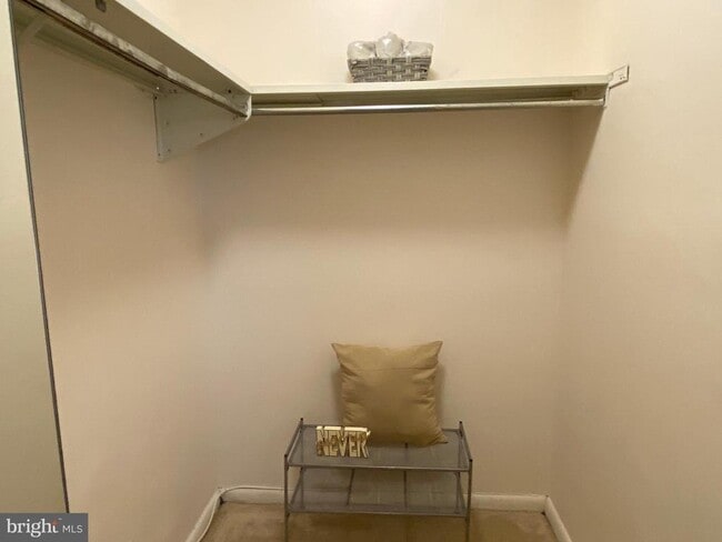 Building Photo - 6924 Hanover Pkwy