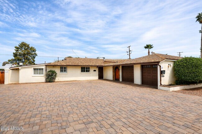 Building Photo - 7541 N 35th Dr