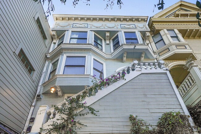Building Photo - 1209-1211 Waller Street