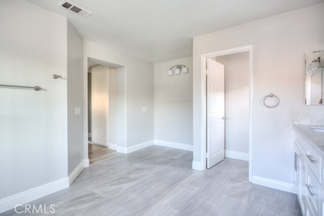 Building Photo - 7783 Alderwood Ave