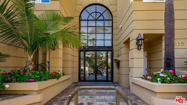 Building Photo - 10555 Ashton Ave