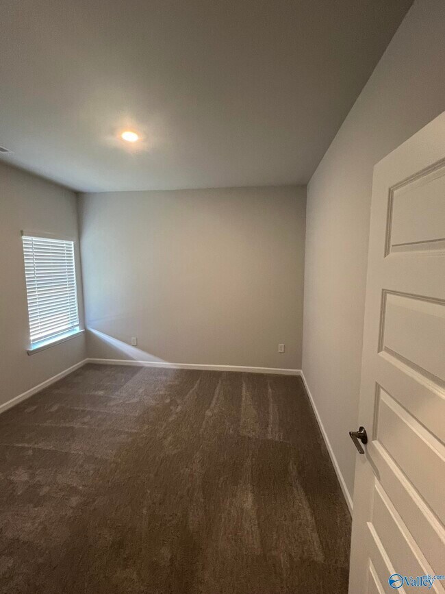 Building Photo - 159 Little Britain St