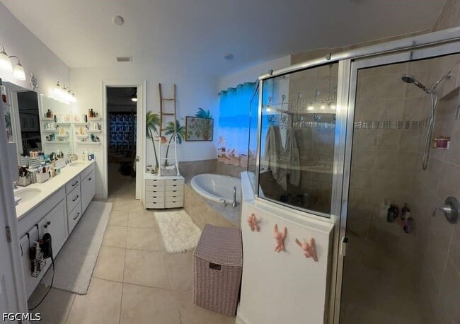 Building Photo - 28000 Longboat Key Run