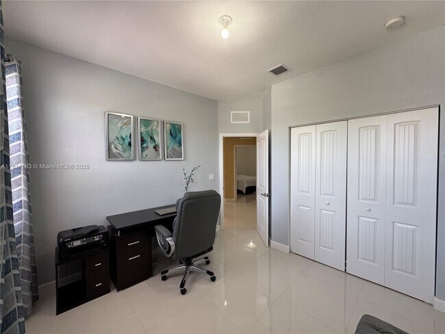 Building Photo - 24921 SW 118 Ct
