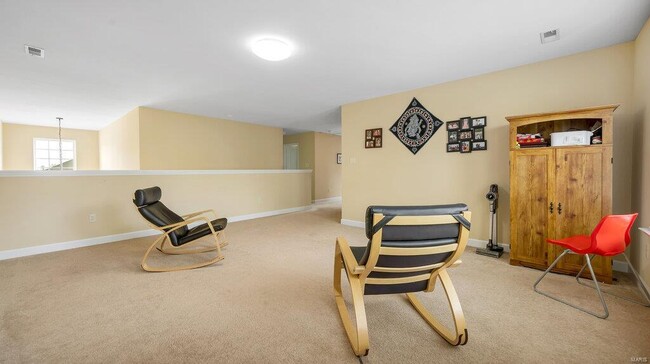 Building Photo - 303 Gateview Dr