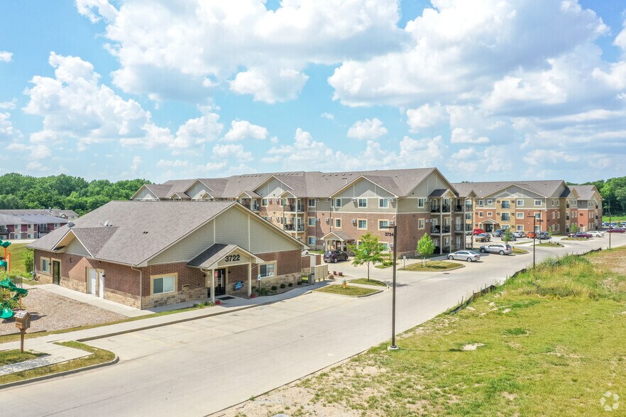 Hilltop 3722 Hubbell Ave Des Moines IA 50317 Apartment Finder