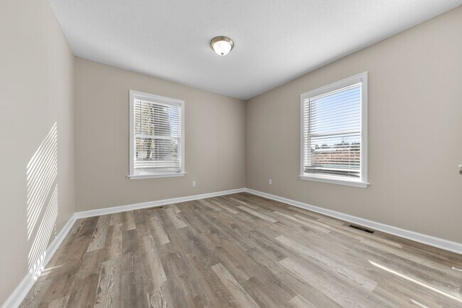 Building Photo - Welcome to this beautiful newly renovated 3-bedroom home!