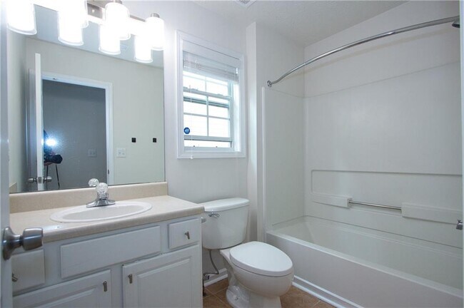 Building Photo - 1481 Beckley Pointe