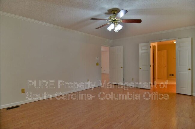 Building Photo - 517 Sparkleberry Ln