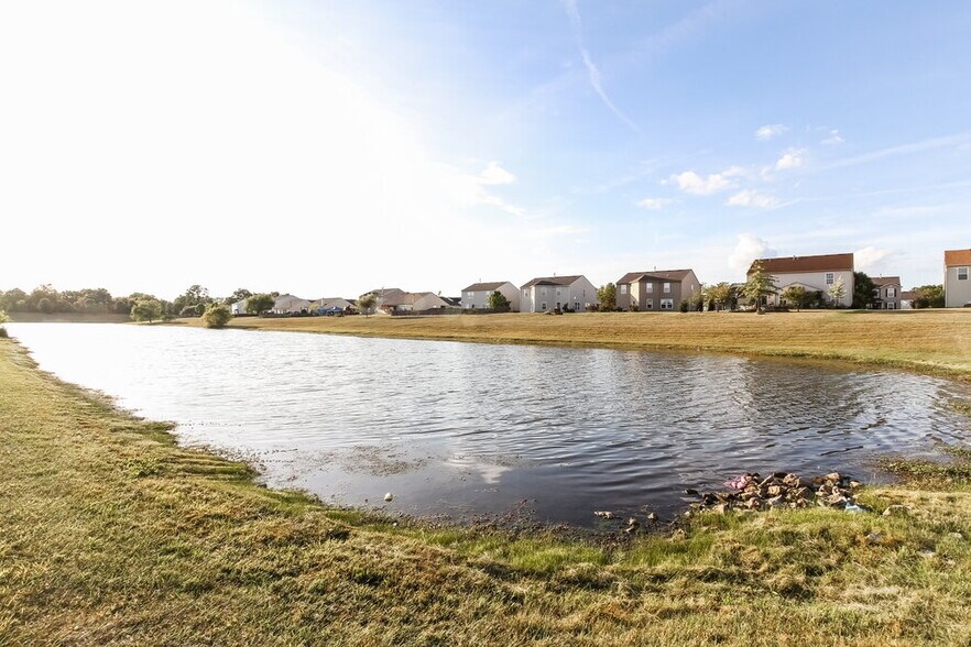 Building Photo - 10153 Split Rock Way