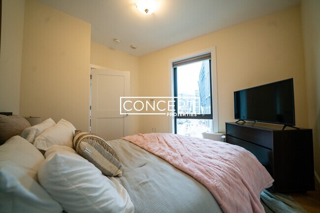 Building Photo - 9 Miner St