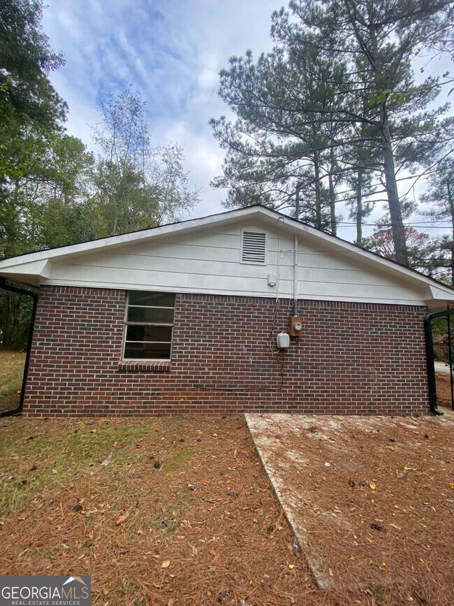 Building Photo - 29 Highland Park Dr