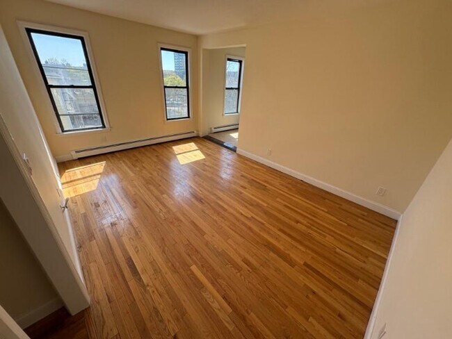 Building Photo - 30 N Terrace Ave