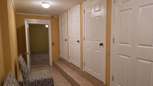 Building Photo - 85 Burlingame Rd