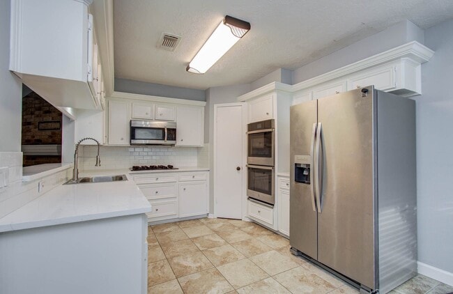 Building Photo - 6607 Readsland Ln