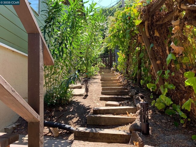 Building Photo - 1672 Terrace Rd