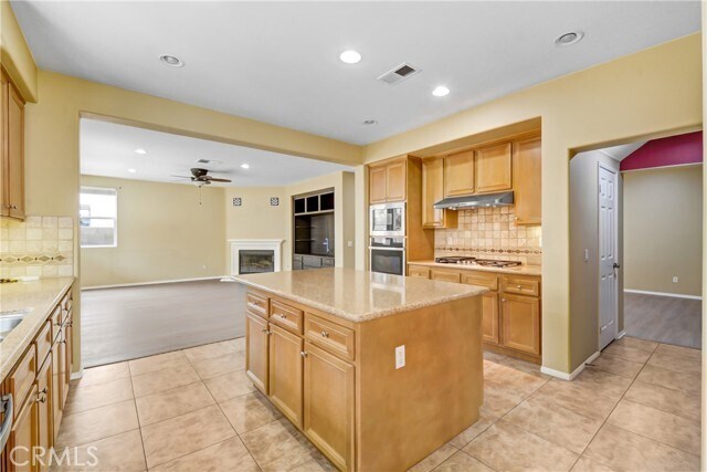 Building Photo - 6352 Lotus St