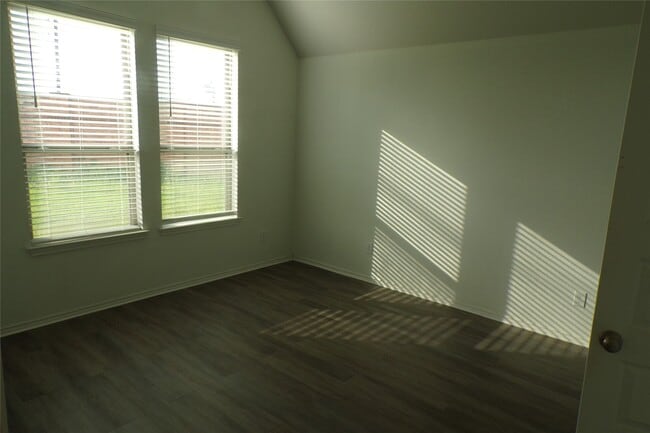 Building Photo - 24978 Tidmor Ln