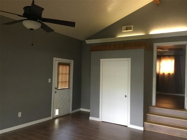 Building Photo - 25802 Beaver Run Dr
