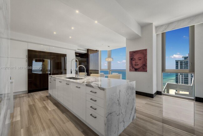 Building Photo - 17749 Collins Ave