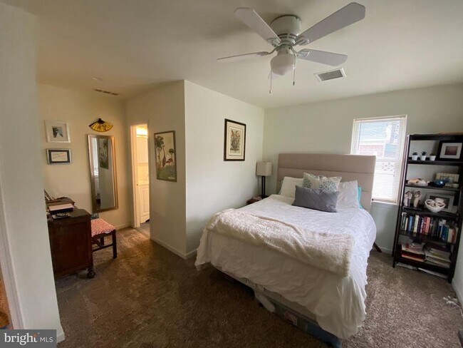 Building Photo - 13 Brookside Rd