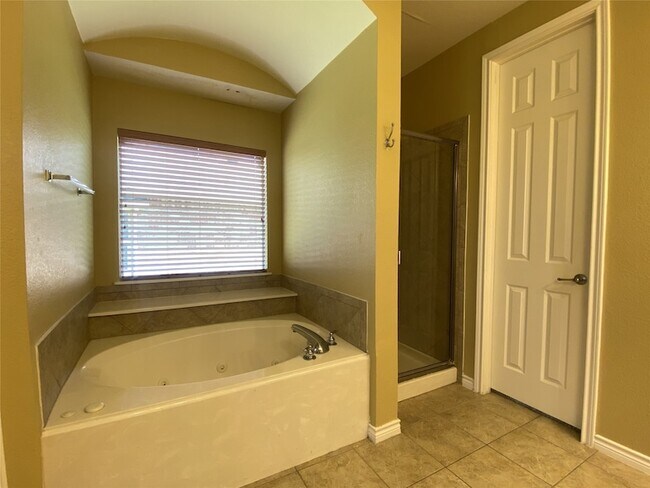 Building Photo - 12273 Angelo Dr